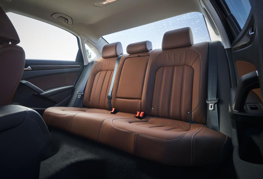 Интерьер Volkswagen Passat (NMS) 2019 года  (NA) (фото 30 из 40)